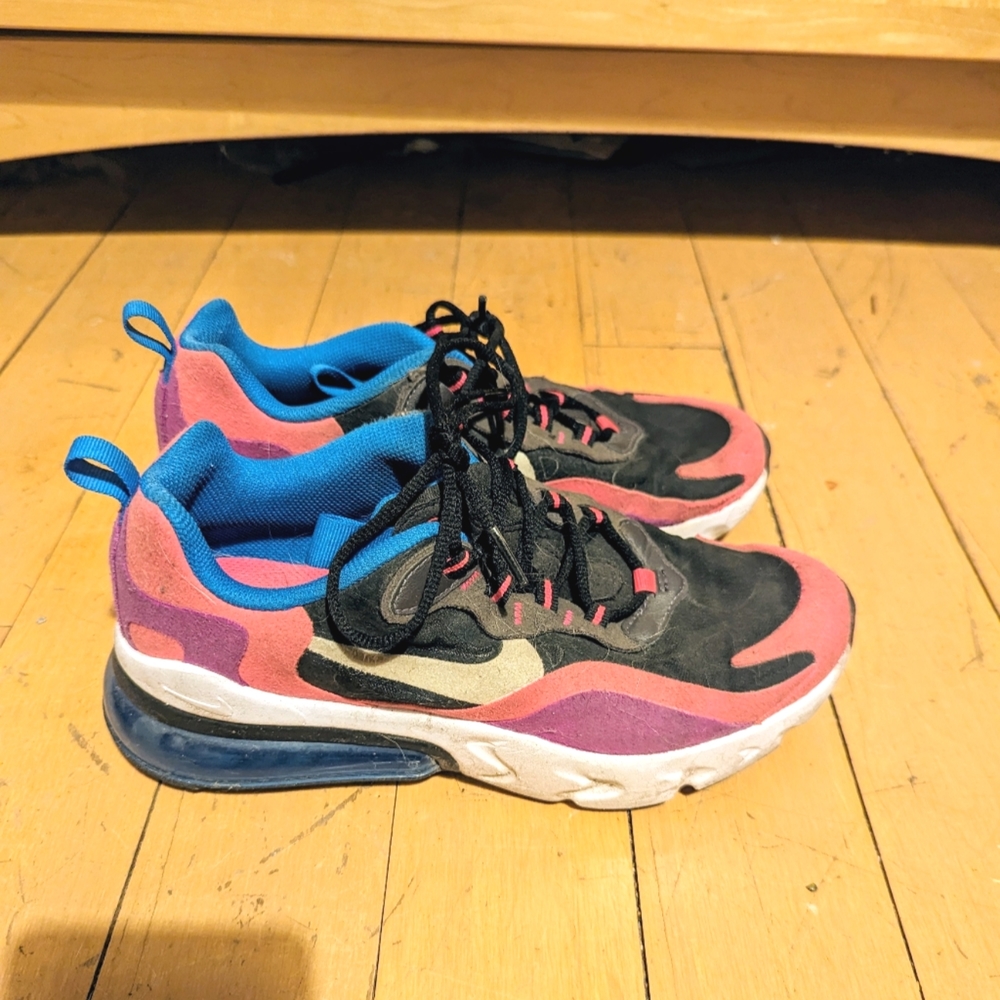 Nike Air Max 270 React GS hyper pink size 5Y